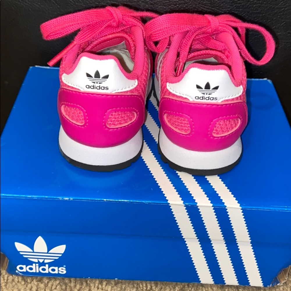 Adidas - Picture 3 of 4